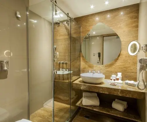 Deluxe Üç Kişilik Oda