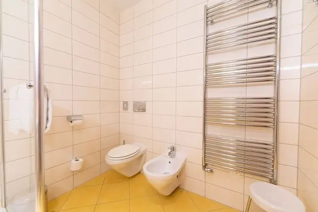 Comfort Tek Büyük veya İki Ayrı Yataklı Oda