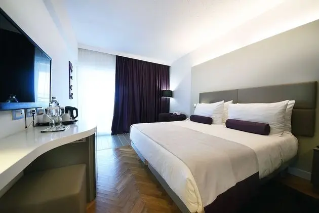 Superior Tek Büyük veya İki Ayrı Yataklı Oda