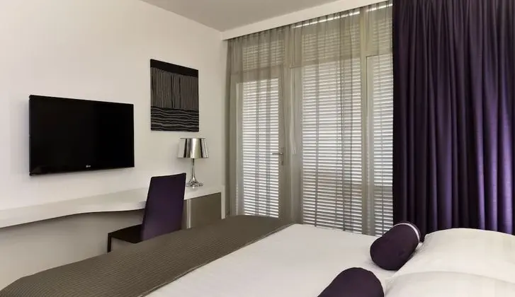 Tek Büyük veya İki Ayrı Yataklı Oda (Sea Side)