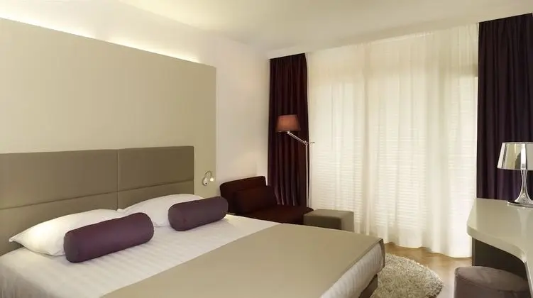 Tek Büyük veya İki Ayrı Yataklı Oda (Sea Side)