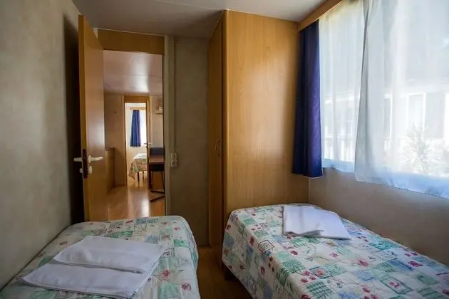 Karavan, 2 Yatak Odası, Teras, Denize Bakan