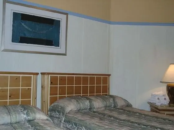 Oda, 2 Çift Kişilik Yatak, Ortak Banyo