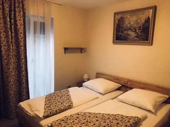 Tek Büyük veya İki Ayrı Yataklı Oda