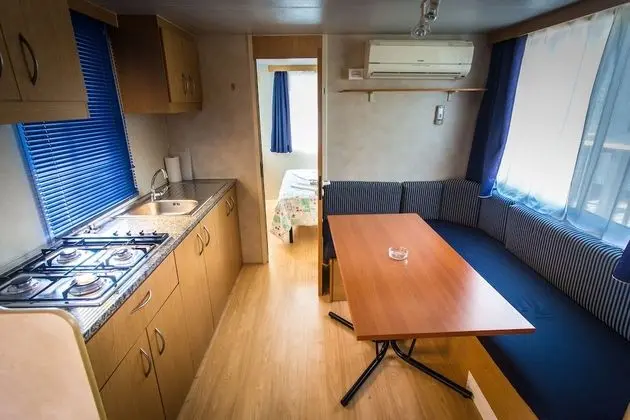 Karavan, 2 Yatak Odası, Teras, Denize Bakan