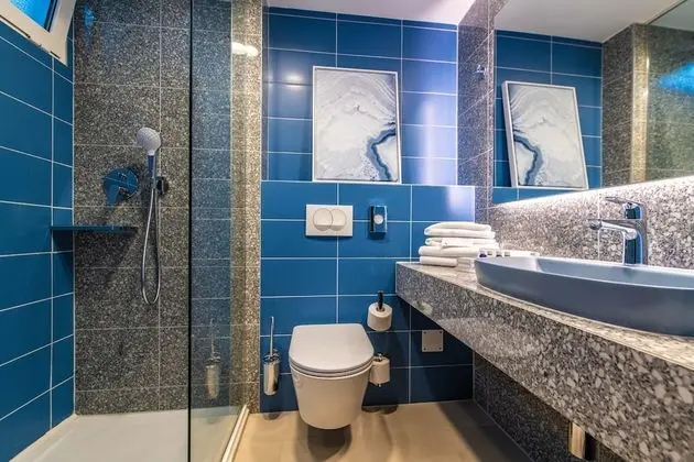 One bedroom apartment, balcony, sea view