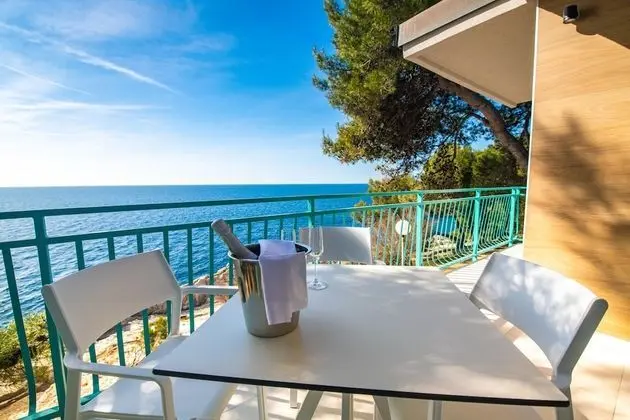 One bedroom apartment, balcony, sea view