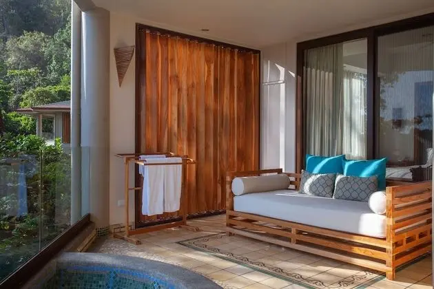 Ocean Breeze Suite