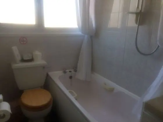 Tek Büyük Yataklı Oda, Banyolu/Duşlu