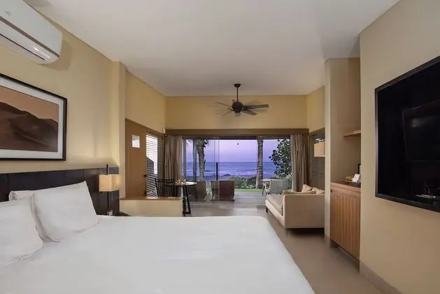Deluxe Tek Büyük Yataklı Oda, Deniz Manzaralı (Front View)