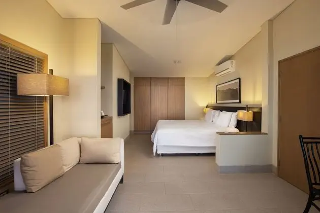Deluxe Tek Büyük Yataklı Oda, Deniz Manzaralı (Front View)