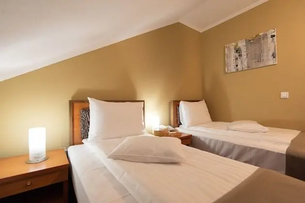 İki Ayrı Yataklı Oda, 2 Tek Kişilik Yatak