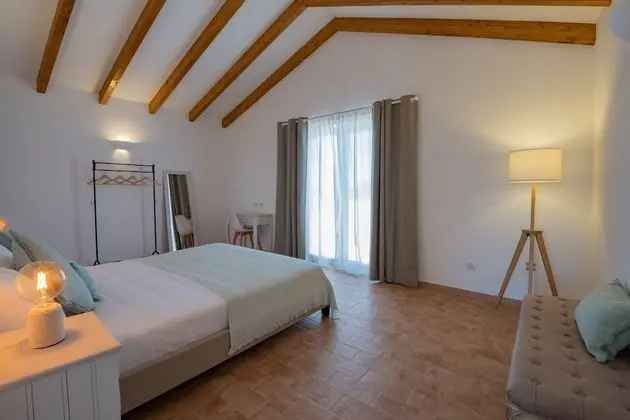 Family Oda, Birden Çok Yatak, Küçük Mutfak, Havuz Manzaralı