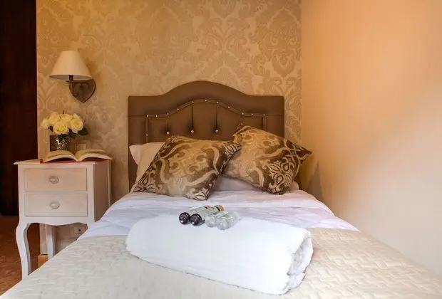 Dört Kişilik Oda, 1 Yatak Odası