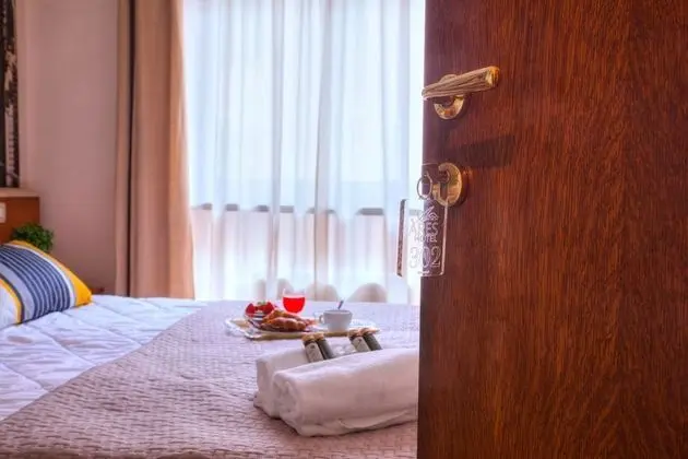 Tek Büyük Yataklı Oda, 2 Tek Kişilik Yatak