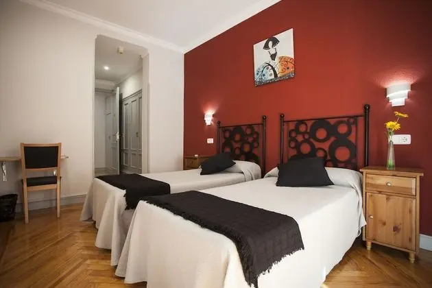 Standard Tek Büyük veya İki Ayrı Yataklı Oda, Şehir Manzaralı
