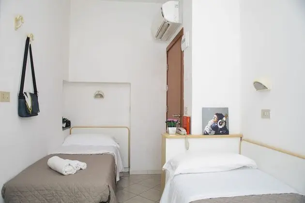 Economy Tek Büyük Yataklı Oda