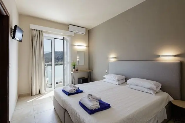 Standard Room with Mountain View