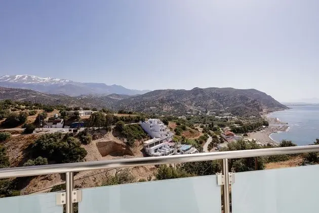 Standard Room with Mountain View