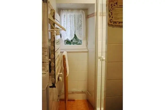 Comfort Tek Büyük Yataklı Oda (La Roseraie)