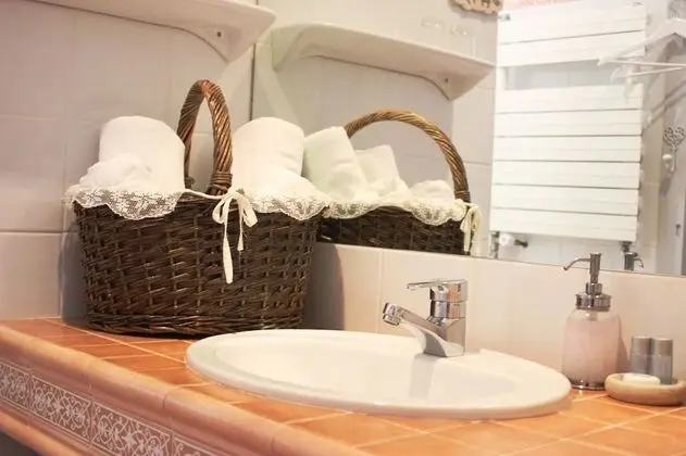 Comfort Tek Büyük Yataklı Oda (La Roseraie)
