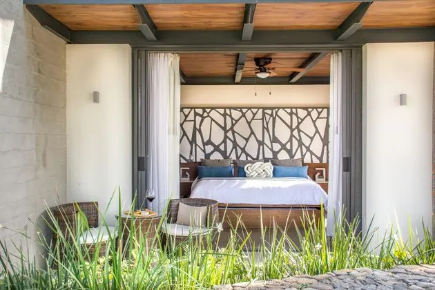 Oda Deluxe King Bed