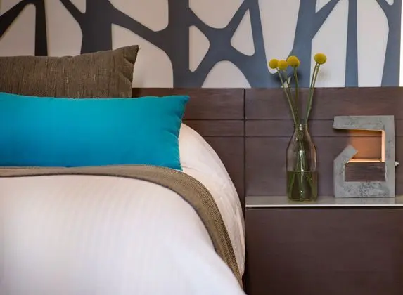 Oda Deluxe King Bed