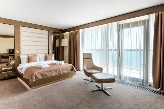 Deluxe Oda, Teras, Avlu