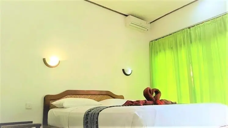 Basic Oda, 1 Büyük (Queen) Boy Yatak, Bahçe Manzaralı