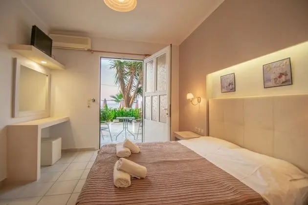 Standard double or Twin studio, ground floor, sea view