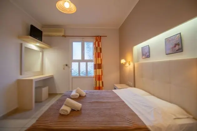 Standard double or Twin studio, ground floor, sea view