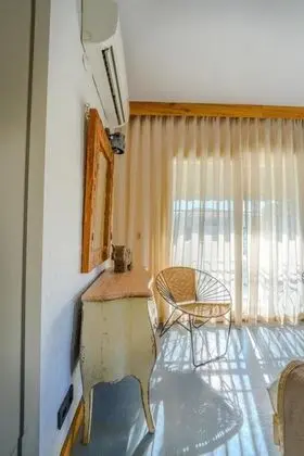 Deluxe Oda, Havuz ve Bahçe Manzaralı, Balkonlu