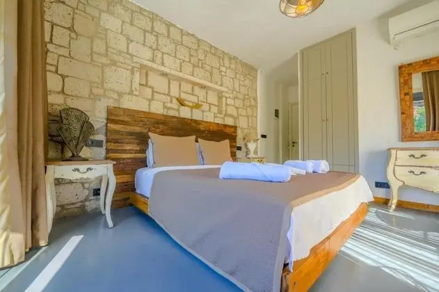 Deluxe Oda, Havuz ve Bahçe Manzaralı, Balkonlu