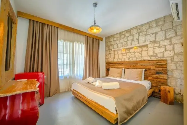 Deluxe Oda, Havuz ve Bahçe Manzaralı, Balkonlu
