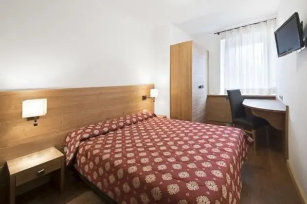 Economy Tek Büyük veya İki Ayrı Yataklı Oda
