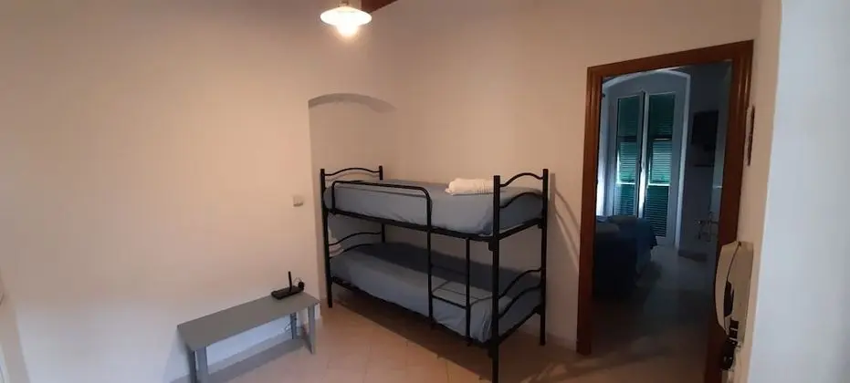 Classic Stüdyo, Ek Bina