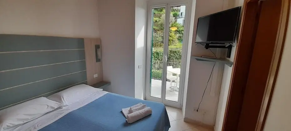 Classic Stüdyo, Ek Bina