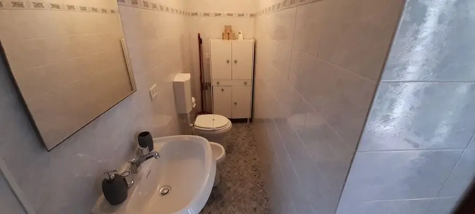 Classic Stüdyo, Ek Bina