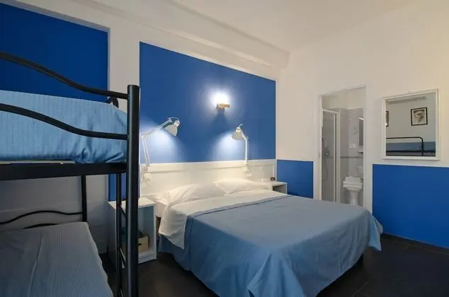 Classic Üç Kişilik Oda