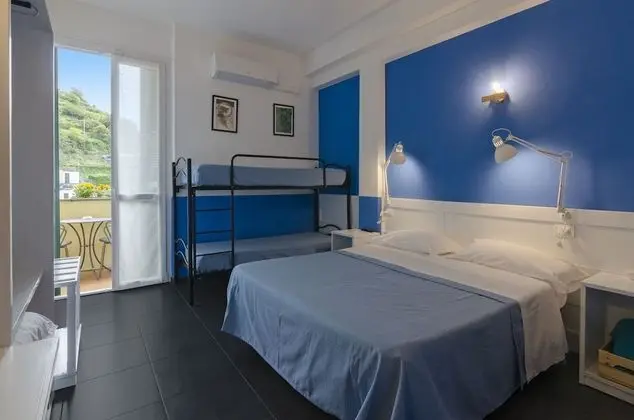 Classic Üç Kişilik Oda