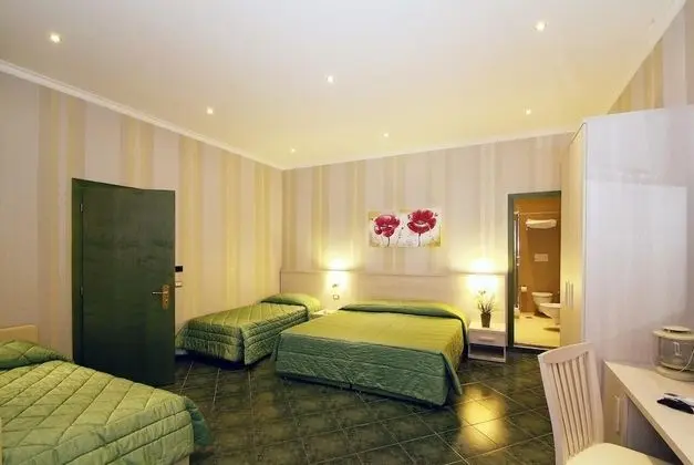 Standard Dört Kişilik Oda