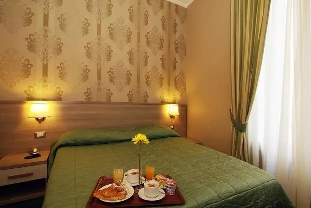 Standard Tek Büyük Yataklı Oda