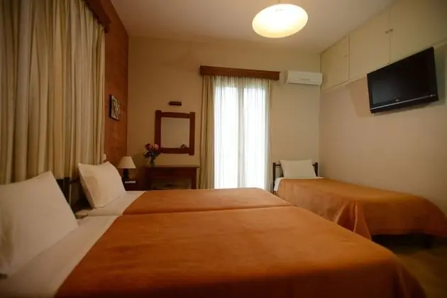 Üç Kişilik Oda