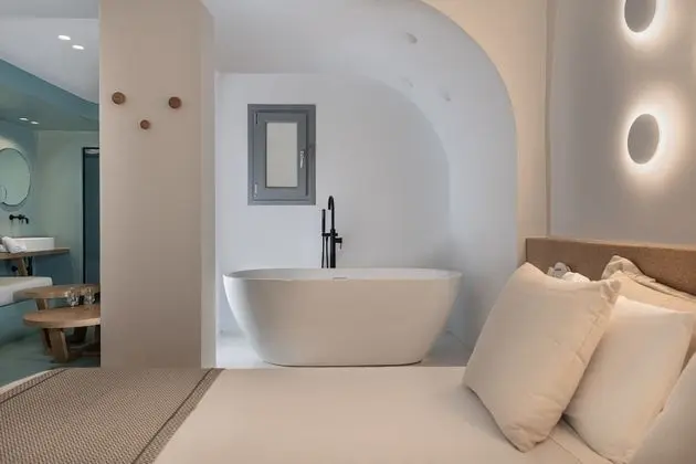 Achilles Superior Suite with steam bath and outdoor hottub