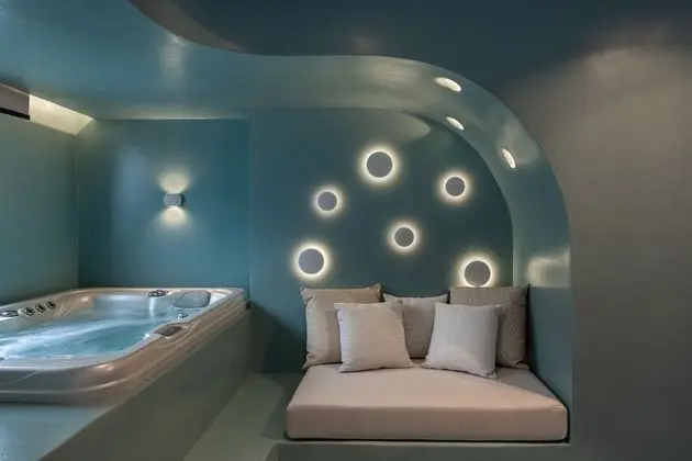 Executive Suite (Hercules Executive, Indoor Hot tub)