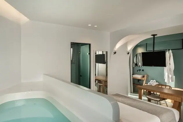 Executive Suite (Hercules Executive, Indoor Hot tub)