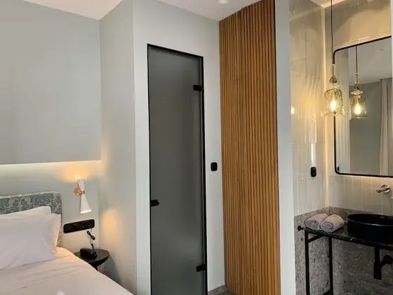 Queen Double Room