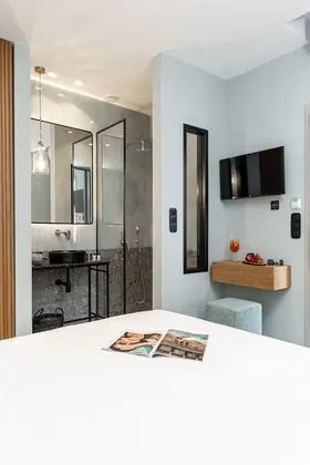Queen Double Room