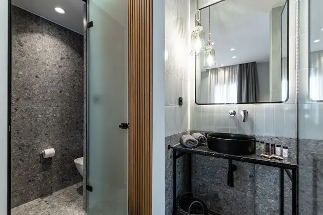 Queen Double Room