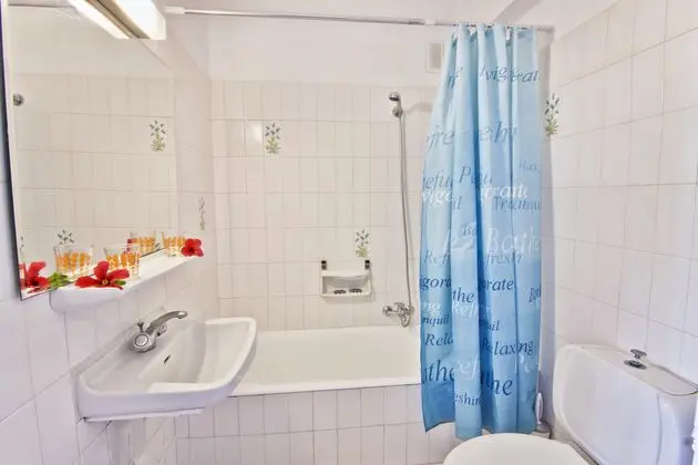 1 Çift Kişilik Veya 2 Tek Kişilik Yatak Pool View